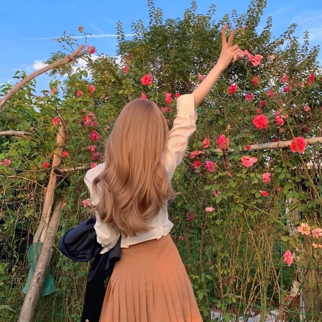 他与爱神同时降临